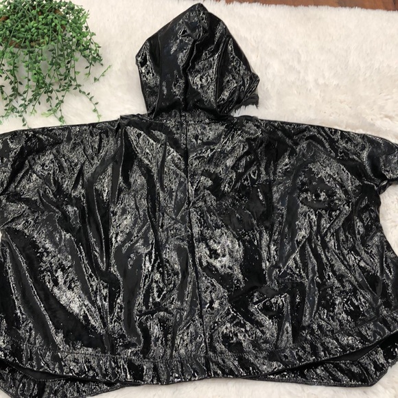 Aston Street raincoat - Picture 12 of 14